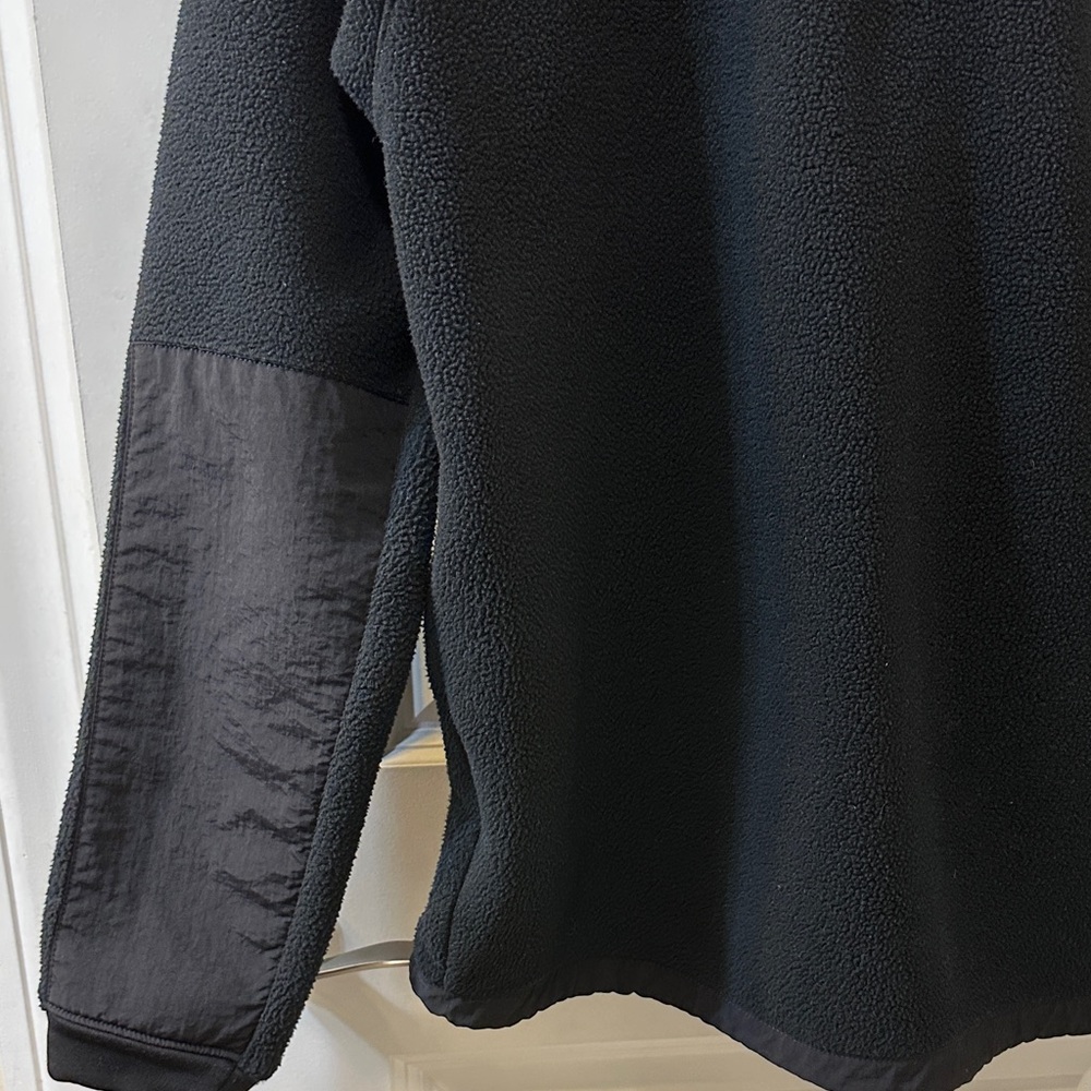 The North Face Men's Black Performance Jacket - Picture 7 of 9